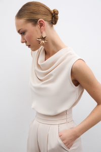 Sateen Degaje Yaka Kolsuz Bluz - Bej