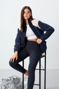 Темно-синий толстой мягкой текстуры с воротником-стойкой оверсайз толстовка для женщин с вышивкой - 97293