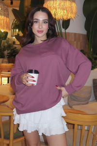 Мягкий вишневый компактный хлопковый толстый свитер с гладкой текстурой и круглым вырезом, оверсайз для женщин - 97288.