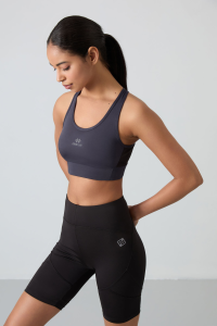 Антрацитовый слитный спортивный бюстгальтер для женщин с перекрещенной спинки и U-образным вырезом - 971210.