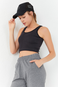 Фиолетовый базовый топ без рукавов с узким кроем и U-образным вырезом для женщин - 971601.