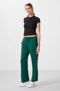 Зеленые широкие брюки-палаццо женские с мягкими текстурированными боковыми панелями - 94669