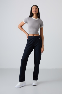 Темно-синие спортивные брюки для женщин с карманами и деталями из камня, классическая форма - 94007.