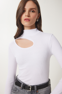 Happiness İstanbul Kadın Beyaz Cut Out Detaylı Fitilli Örme Bluz GT00065