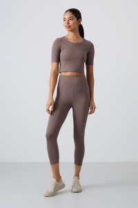 Коричневый комплект: топ с высокой талией и укороченные брюки - 95285.