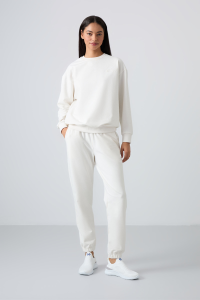 Экрю базовый хлопковый оверсайз с круглым вырезом женский спортивный костюм с резинками на штанах - 952871