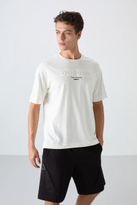 Экрю хлопковая толстая мягкая текстурированная свободного кроя мужская футболка с принтом - 88328