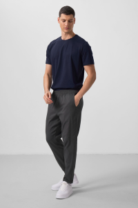 Антрацитовые стандартные прямые брюки из легкой эластичной ткани для мужчин - 82175