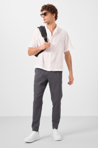 Антрацитовые стандартные брюки чино с легкой эластичностью для мужчин - 821770.