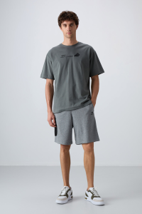 Гри меланжевый хлопковый толстый мягкий текстурированный комфортный фит мужские шорты с принтом - 81266.