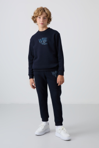 Темно-синий хлопковый толстый стандартной посадки с подкладкой и принтом спортивный костюм для мальчиков - 11253.