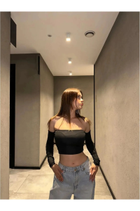 Mandlyz Siyah Madonna Yaka Crop / Bluz