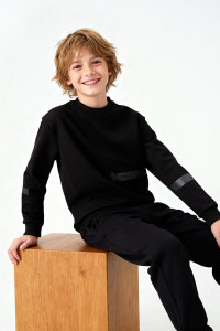 Черный хлопковый толстый мягкий свитшот с начесом для мальчиков стандартной посадки с принтом - 11238