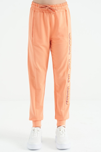 Капри спортивные брюки для девочек с вышивкой и шнурками, стандартная модель, цвет дыня - 751233.